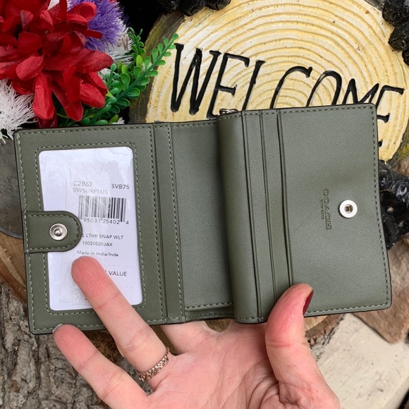 Authentic COACH Pebbled leather snap bifold wallet/zip coin /ID - Picture 3 of 9